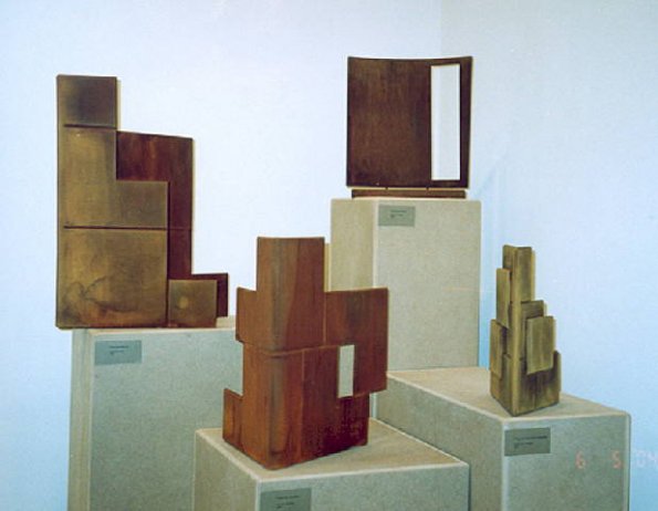 Exposición de Ugarte de obra grafica y escultura galeria Angeles Penche de Madrid-2004