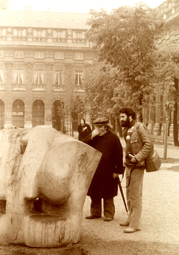 Con Etienne - Martin y su obra en la I Trienal Europea de Escultura - París 1978                   
