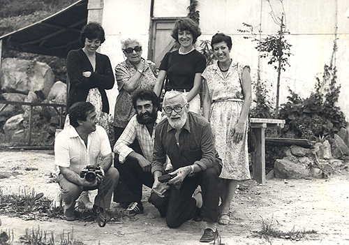 En Itxas Burni 1980 de pie: Maria Luisa, Iciar Carreño, Julia Otxoa, Maria Soledad Alvarez , Agachados: Felix, Ricardo y Jorge Oteiza    