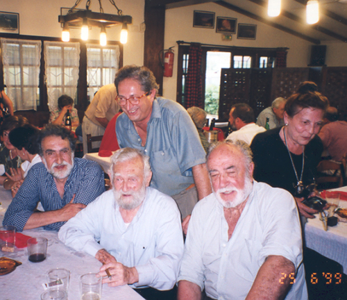 Con Edorta Kortadi , Jorge Oteiza, y Nestor Basterretxea en Zarautz ,1999   